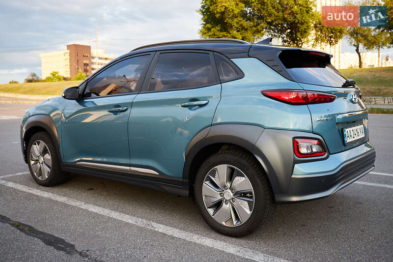 Внедорожник / Кроссовер Hyundai Kona 2020 в Киеве