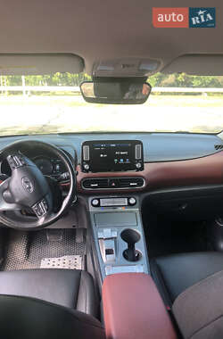 Внедорожник / Кроссовер Hyundai Kona 2019 в 