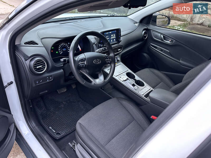 Внедорожник / Кроссовер Hyundai Kona 2021 в Львове