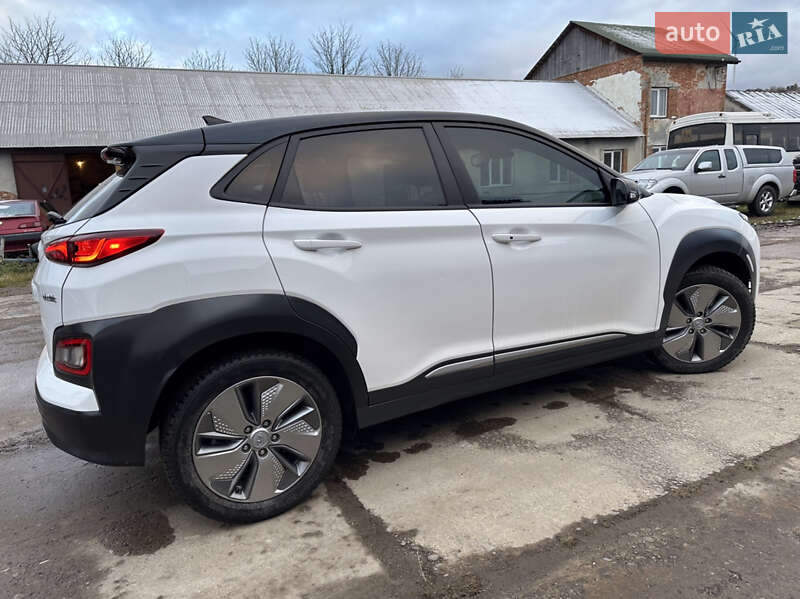 Внедорожник / Кроссовер Hyundai Kona 2021 в Львове