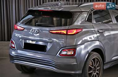 Внедорожник / Кроссовер Hyundai Kona 2018 в 