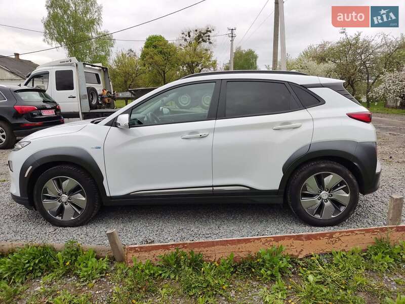 Внедорожник / Кроссовер Hyundai Kona 2018 в Млинове