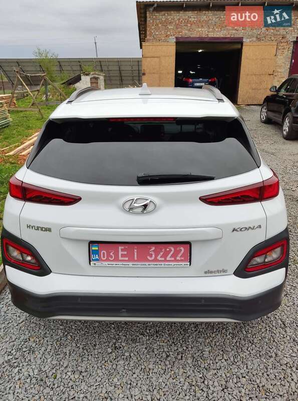 Внедорожник / Кроссовер Hyundai Kona 2018 в Млинове