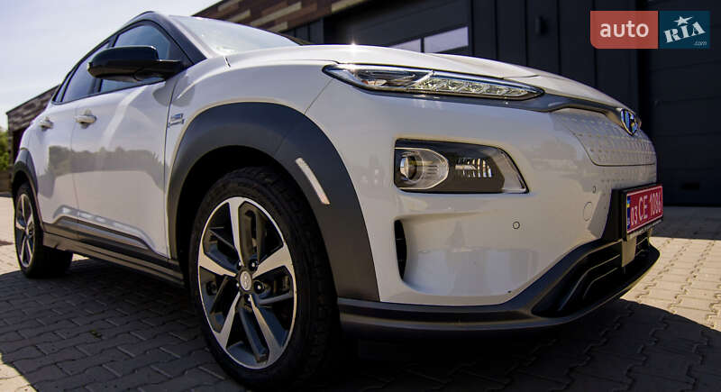 Внедорожник / Кроссовер Hyundai Kona 2018 в Нововолынске