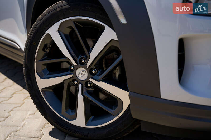 Внедорожник / Кроссовер Hyundai Kona 2018 в Нововолынске