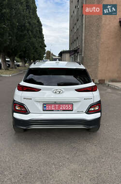 Внедорожник / Кроссовер Hyundai Kona 2019 в 