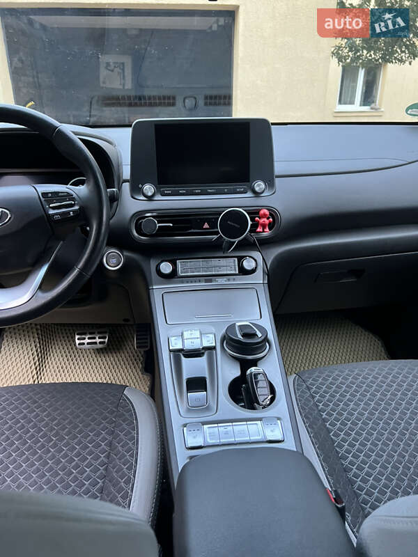 Внедорожник / Кроссовер Hyundai Kona 2021 в Ровно