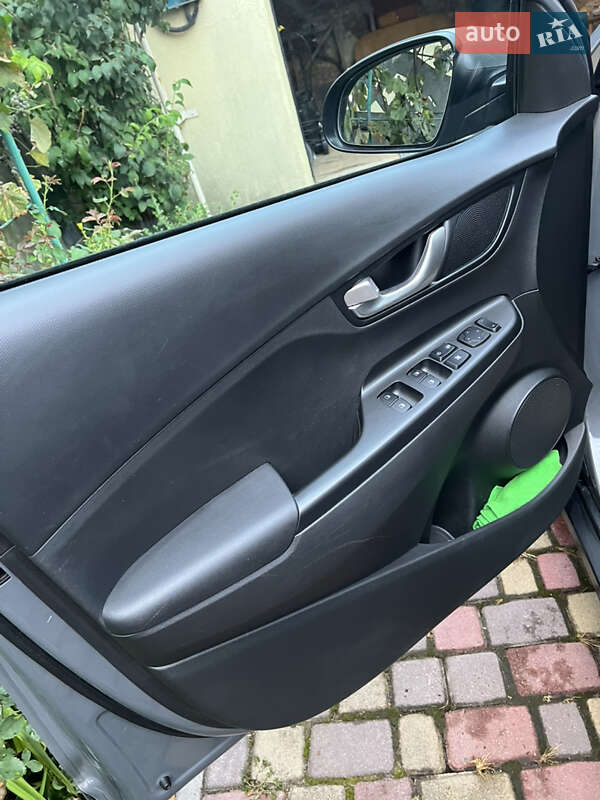 Внедорожник / Кроссовер Hyundai Kona 2021 в Ровно