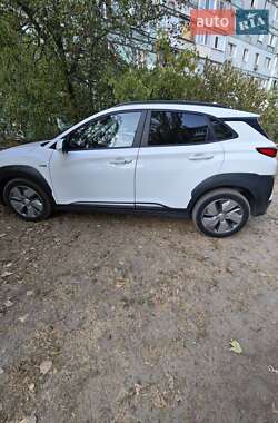 Внедорожник / Кроссовер Hyundai Kona 2020 в 