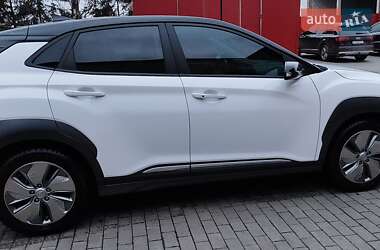 Внедорожник / Кроссовер Hyundai Kona 2021 в Владимире