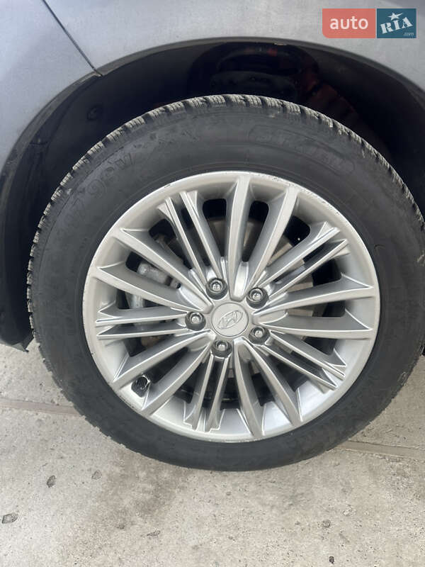 Внедорожник / Кроссовер Hyundai Kona 2019 в Киеве