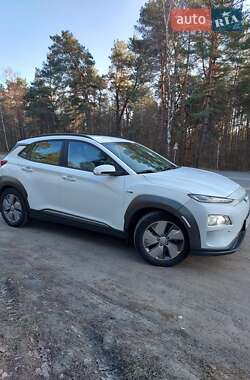 Внедорожник / Кроссовер Hyundai Kona 2020 в 
