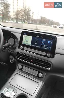 Внедорожник / Кроссовер Hyundai Kona 2020 в 