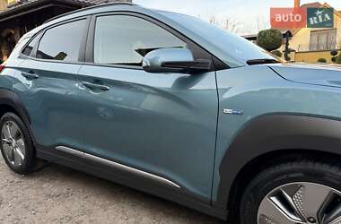 Внедорожник / Кроссовер Hyundai Kona 2020 в 