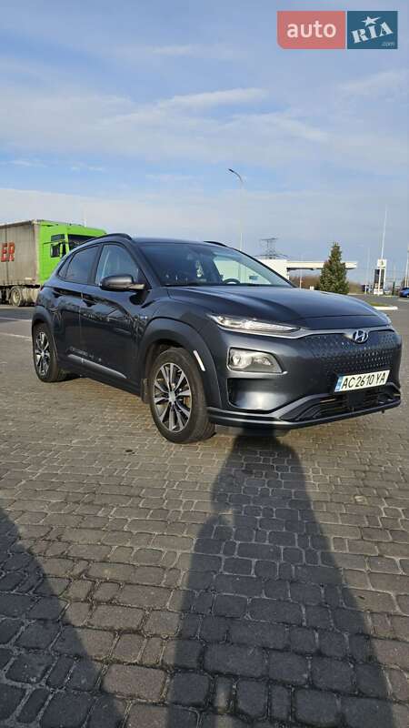 Внедорожник / Кроссовер Hyundai Kona 2018 в 