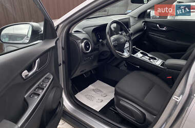 Внедорожник / Кроссовер Hyundai Kona 2021 в 
