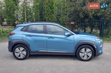 Внедорожник / Кроссовер Hyundai Kona 2020 в 