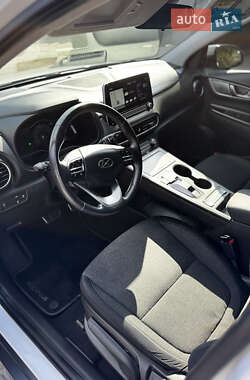 Внедорожник / Кроссовер Hyundai Kona 2020 в 