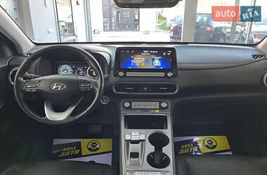 Внедорожник / Кроссовер Hyundai Kona 2022 в 