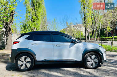 Позашляховик / Кросовер Hyundai Kona 2019 в 