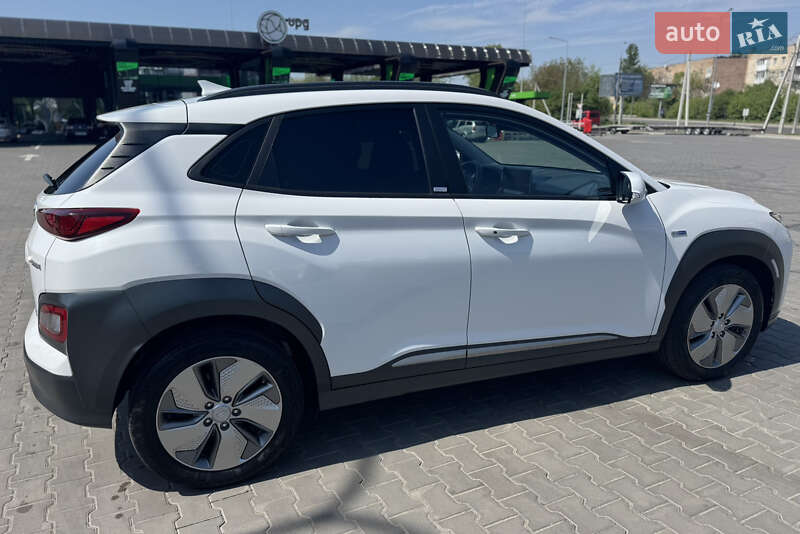 Позашляховик / Кросовер Hyundai Kona 2020 в Луцьку