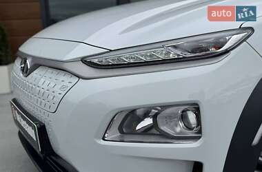 Внедорожник / Кроссовер Hyundai Kona 2020 в 