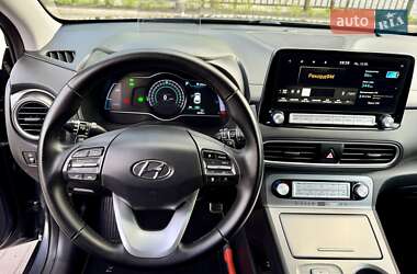 Внедорожник / Кроссовер Hyundai Kona 2020 в 