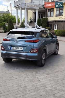 Внедорожник / Кроссовер Hyundai Kona 2018 в 