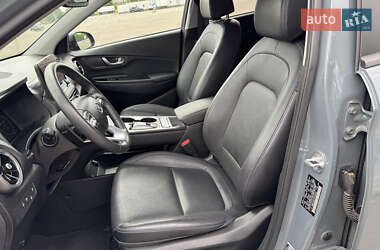Внедорожник / Кроссовер Hyundai Kona 2022 в 