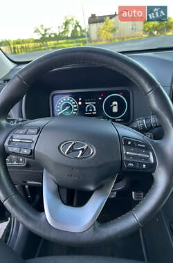Позашляховик / Кросовер Hyundai Kona 2022 в 