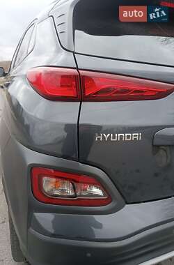 Внедорожник / Кроссовер Hyundai Kona 2019 в 