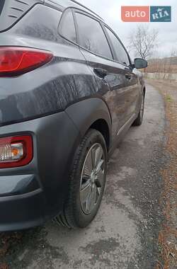 Внедорожник / Кроссовер Hyundai Kona 2019 в 