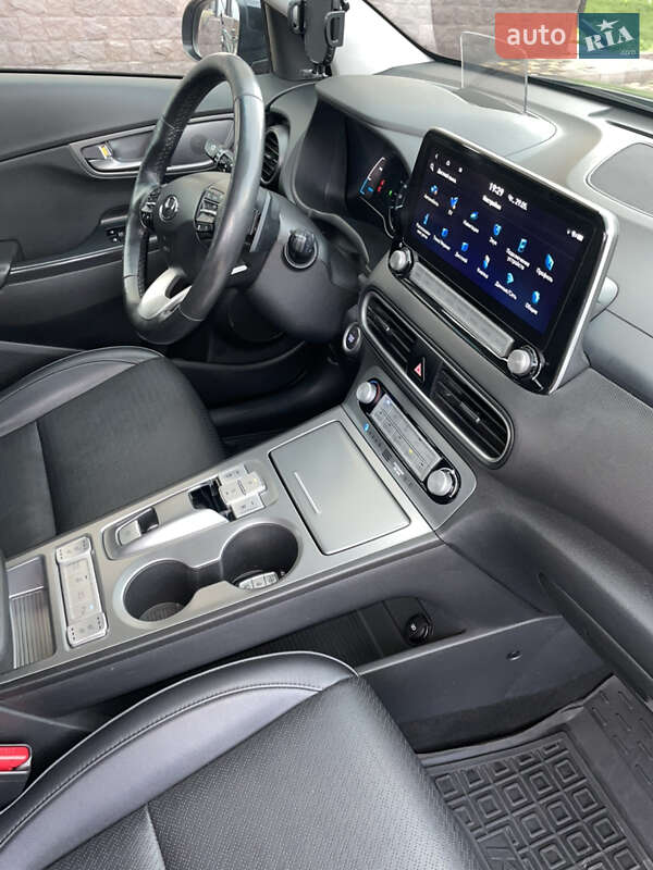 Внедорожник / Кроссовер Hyundai Kona 2020 в Буче