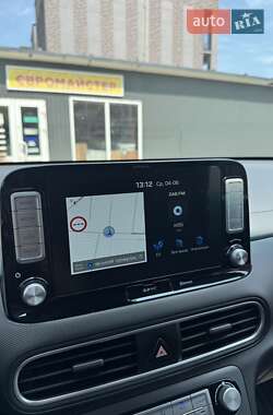 Внедорожник / Кроссовер Hyundai Kona 2018 в 