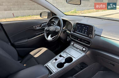 Внедорожник / Кроссовер Hyundai Kona 2020 в 