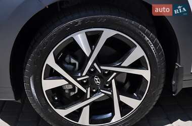 Позашляховик / Кросовер Hyundai Kona 2022 в 