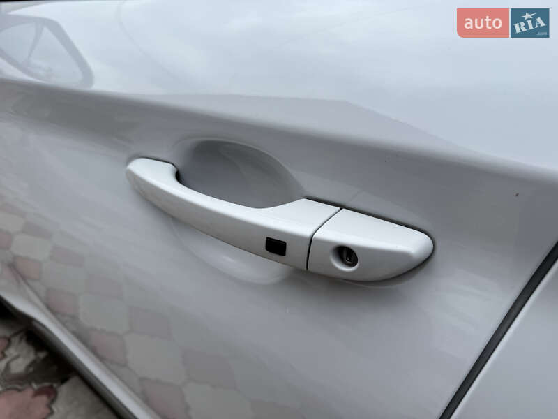 Внедорожник / Кроссовер Hyundai Kona 2019 в Ровно