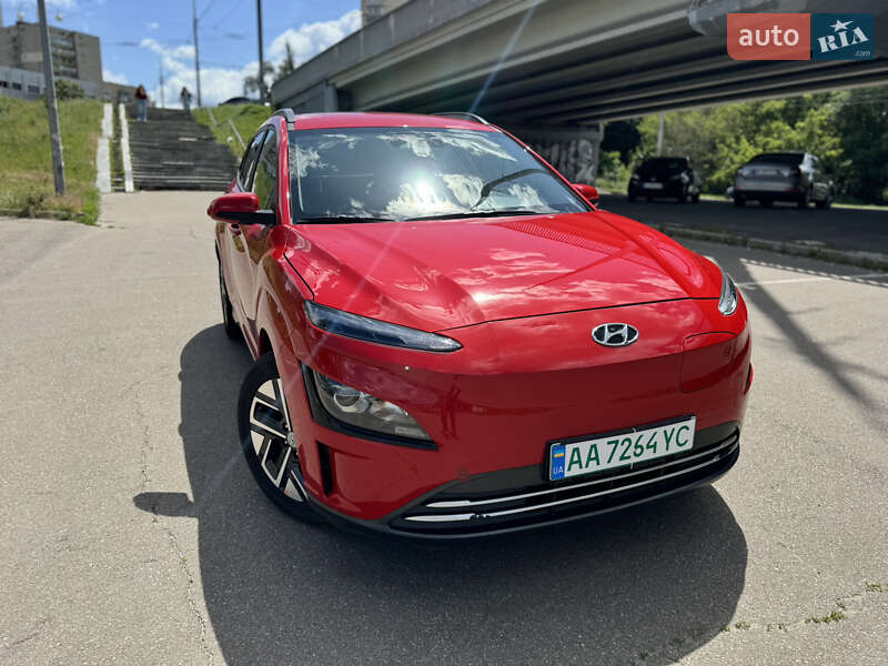 Внедорожник / Кроссовер Hyundai Kona 2022 в Киеве