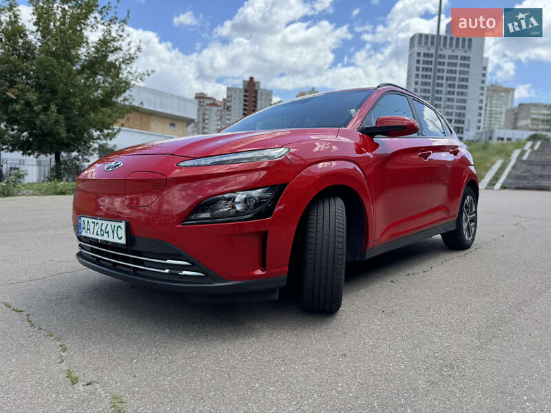 Внедорожник / Кроссовер Hyundai Kona 2022 в Киеве