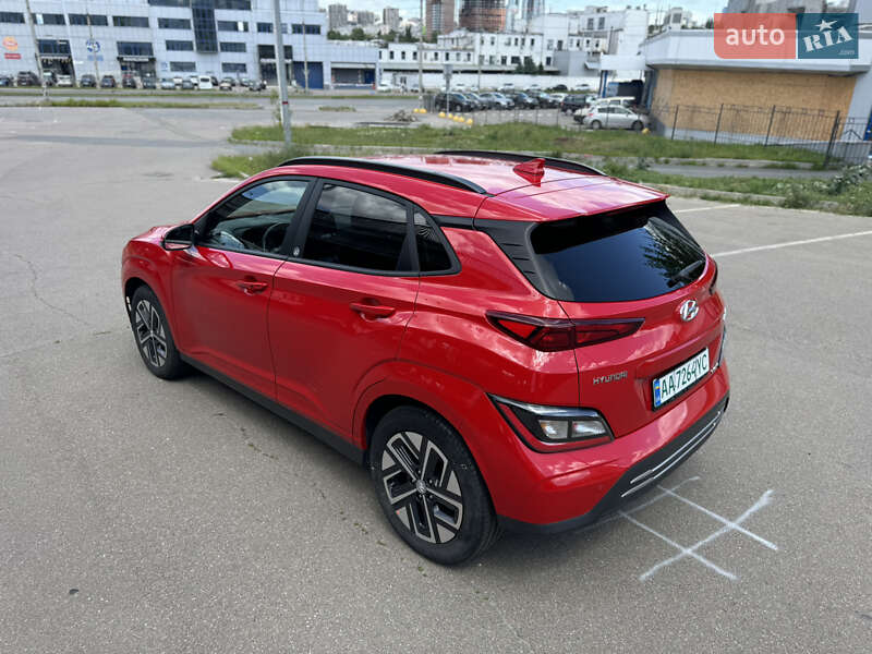 Внедорожник / Кроссовер Hyundai Kona 2022 в Киеве
