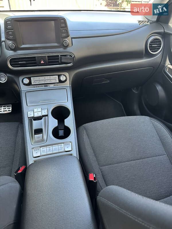 Внедорожник / Кроссовер Hyundai Kona 2020 в Тернополе