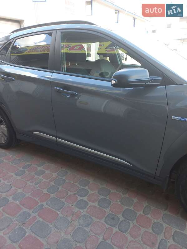 Внедорожник / Кроссовер Hyundai Kona 2018 в Ровно