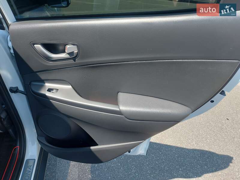 Внедорожник / Кроссовер Hyundai Kona 2019 в Харькове