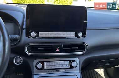 Внедорожник / Кроссовер Hyundai Kona 2020 в 