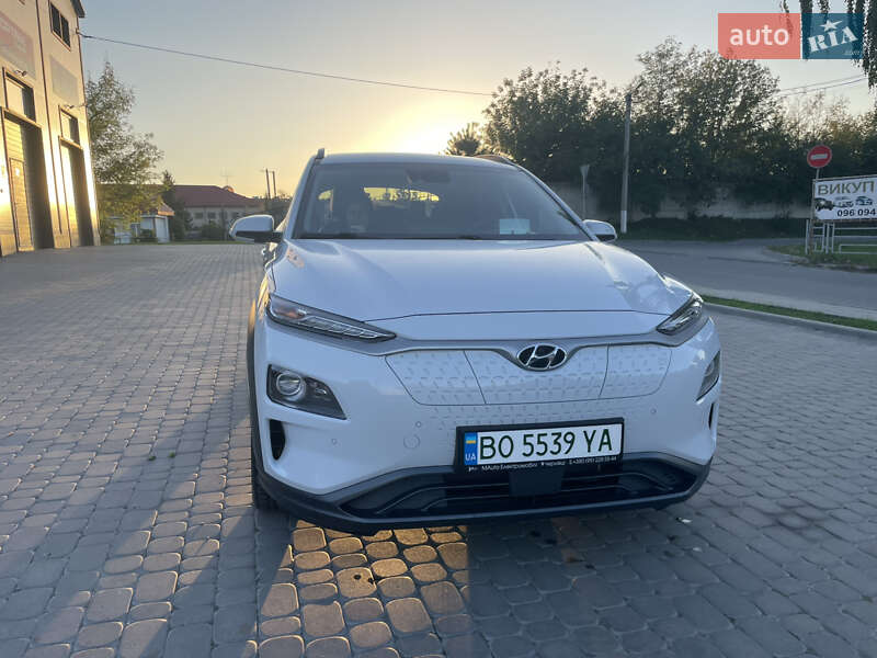 Внедорожник / Кроссовер Hyundai Kona 2020 в Тернополе
