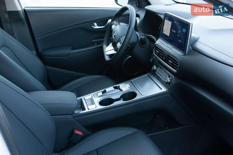 Внедорожник / Кроссовер Hyundai Kona 2019 в Киеве