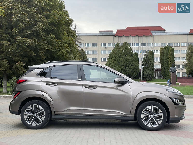 Внедорожник / Кроссовер Hyundai Kona 2021 в Тернополе