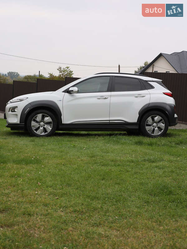 Внедорожник / Кроссовер Hyundai Kona 2020 в Тернополе