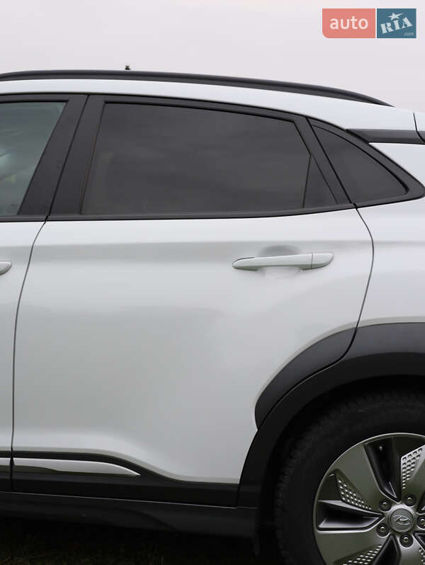 Внедорожник / Кроссовер Hyundai Kona 2020 в Тернополе