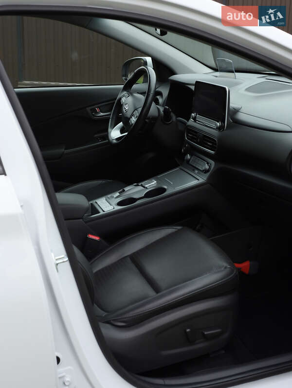 Внедорожник / Кроссовер Hyundai Kona 2020 в Тернополе